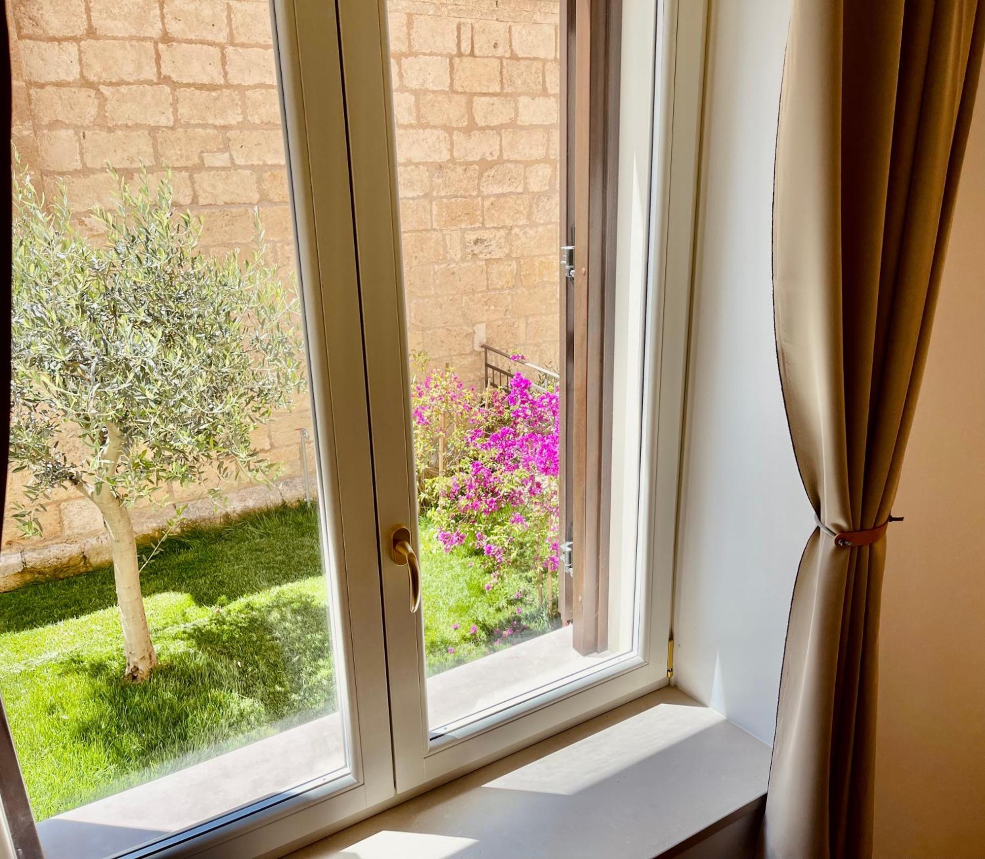Palazzo Pitagora Hotel Taranto Ngoại thất bức ảnh